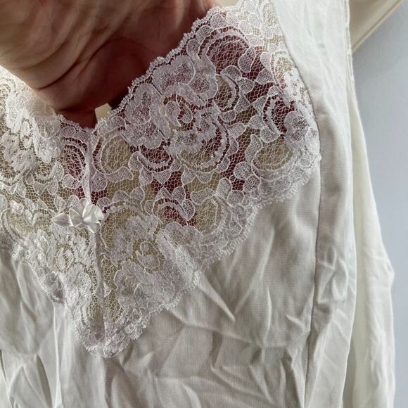 Vintage Intimate Essentials Sears Woman’s White Camisole Size 42 - Picture 2 of 4